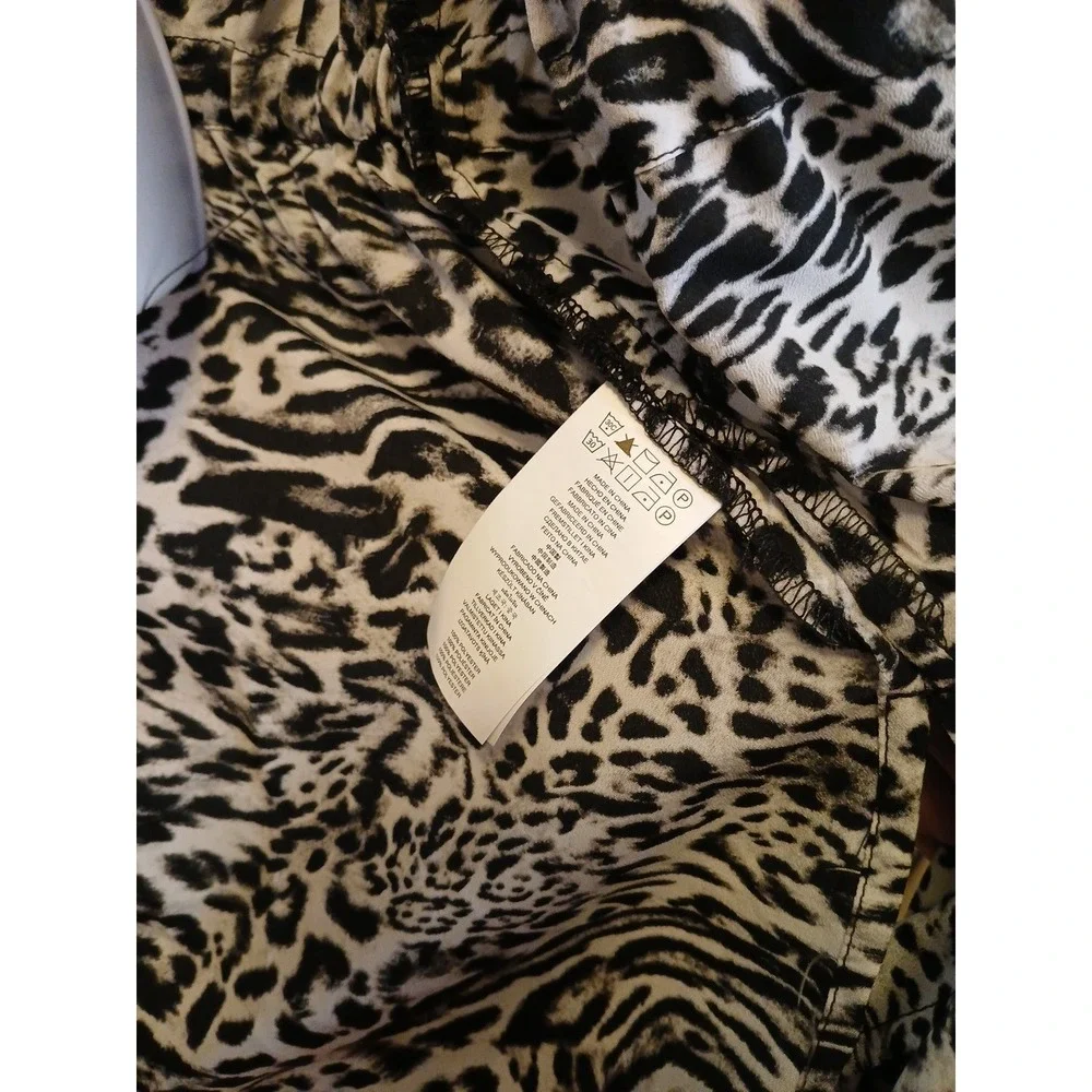 Michael Kors Women's Inverted Graphic Collared Top Black/White Animal Print Sm‎